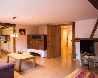 Landhotel im Hexenwinkel - Wiernsheim - Living room
