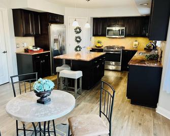 Charming 4-bedroom house with WiFi, AC in enchanting Douglassville. - Douglassville - Cocina