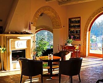 Le Buche Estate Villa Rental - Sarteano - Living room