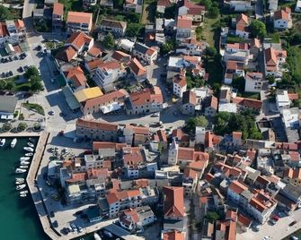 Rooms in Vodice with balcony, air conditioning, WiFi 4826-1 - Vodice