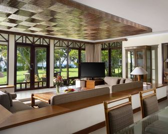 Holiday Resort Lombok - מטראם - סלון