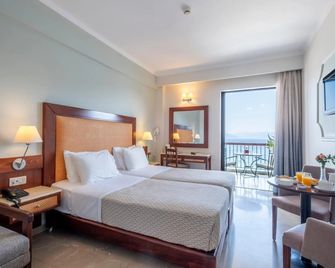 John & George - Tolo