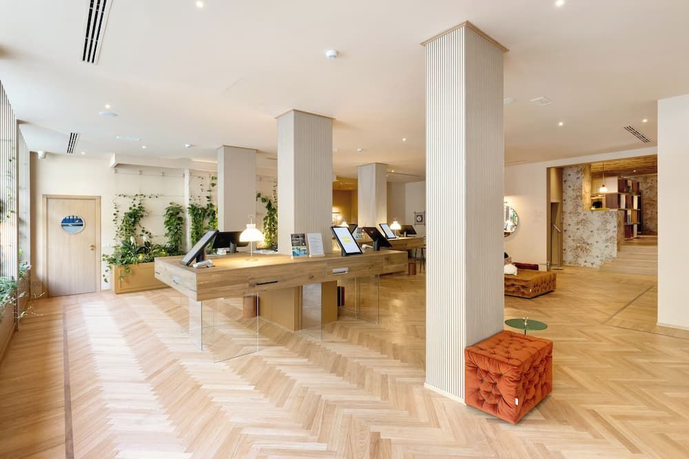 كيك يسيب وم ميلانو بورتا رومانا - ميلان - ردهة