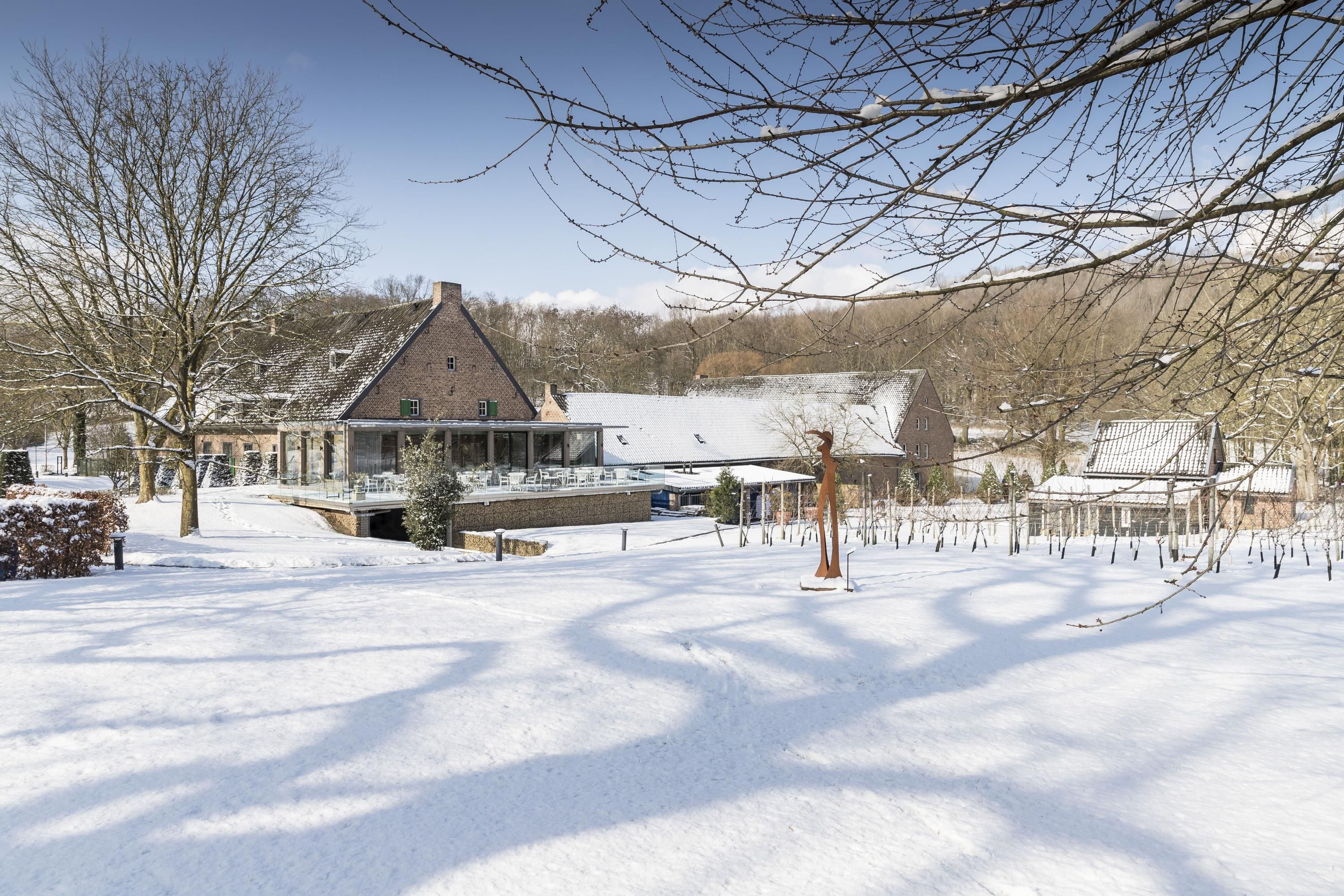 هوتل وين سيلير هوف باي فلاو