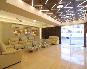 Jayson Metoda By Innovic Hotels - Rajkot - Lobby