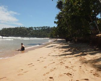 Paradise Beach Club - Mirissa - Ranta