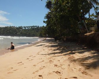Paradise Beach Club - Mirissa - Beach