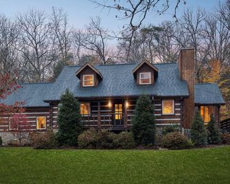 Kingston Cabin with Pool - 30 mins from Nashville - Kingston Springs - Edificio