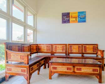 OYO Life 2032 Kalyca Kos Family Syariah - Malang - Lobby