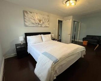 Cozy apt in Queens, near JFK - Queens - Bedroom