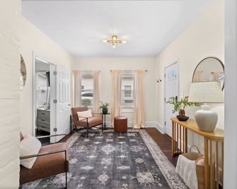 Charming Home in Cleveland 3215 - كليفيلاند (أوهايو) - غرفة معيشة