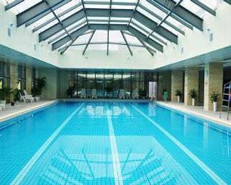Ramada Plaza by Wyndham Hangzhou Xiaoshan - Hangzhou - Pool