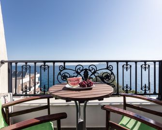 Dionysos Hotel - סקאלה - מרפסת