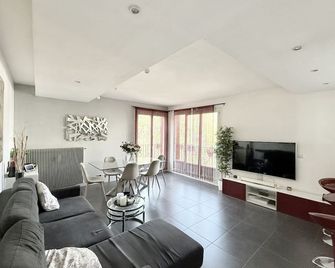 Appt Cosy Porte Paris parc Fleural et Parking - Saint-Maurice - Salon