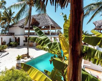 Maisha Matamu Beach Hotel Paje - Zanzíbar - Piscina