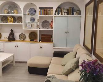Villa with private pool and gardens - Elche - Sala de estar