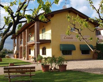 Locanda Arizona - ברדולינו - בניין