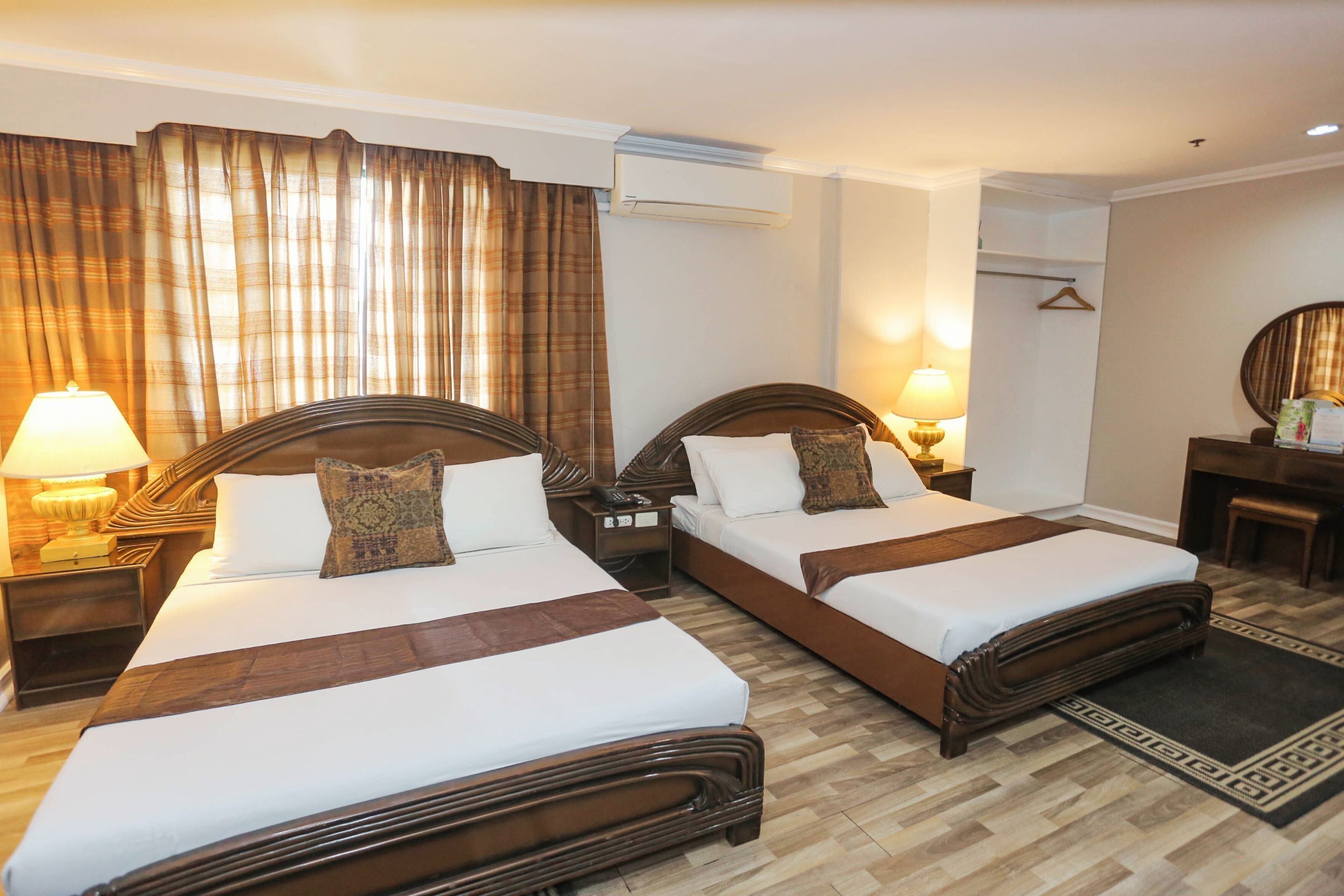 Holiday Plaza Hotel - Cebu - סבו סיטי