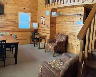 Trailshead Lodge Cabin 1 - Lead - Living room