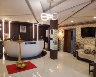 Rohini International Vithura - Ponmudi - Front desk