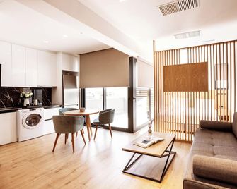 Days City Suites Athens - Atenas - Sala de estar