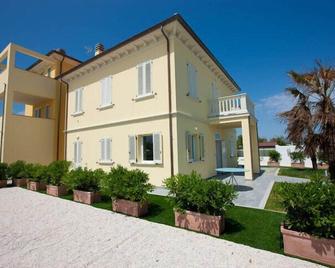 Camping Blu Fantasy - Senigallia - Bygning