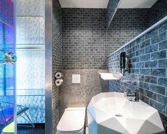 Diamond Capsule Hotel Amsterdam South - Amstelveen - Baño