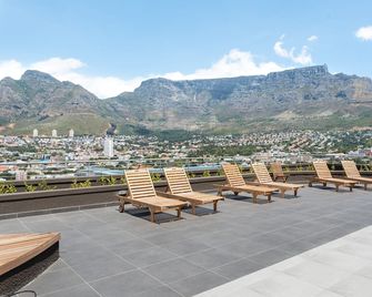 Contemporary 3-Bed at the Peak of Bo-Kaap | Pool - Kapkaupunki - Parveke