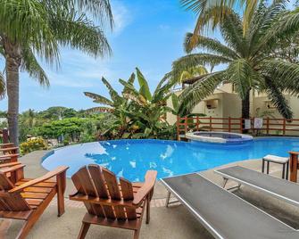 Tropical Gardens - Coco - Piscina