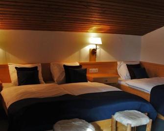 Doppelzimmer mit Dusche, WC - Alpenzeit - פלאכאו - חדר שינה