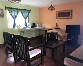 Hotel y Bungalows El Jardín - Retalhuleu - Їдальня