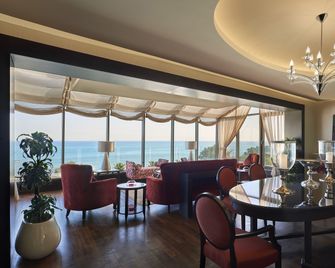 Safir Fintas Kuwait Hotel - Al Finţās - Restaurante