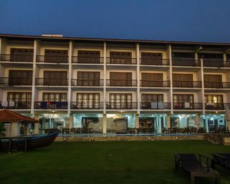 Serendib Beach Hotel - Induruwa - Budova