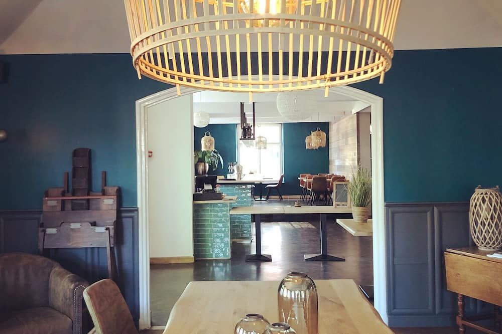 In de Witte Dame Hotel Bar Kitchen Apartments