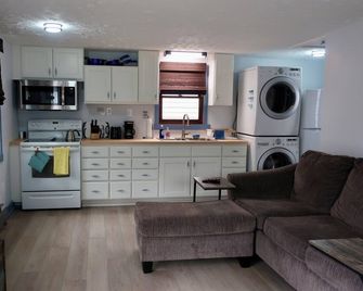 Cozy Studio In Private Beach Community Near Cedar Point and Kalahari - Huron - Kuchyň