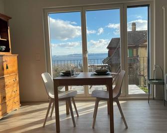 Mail 62 - Neuchâtel - Salle à manger