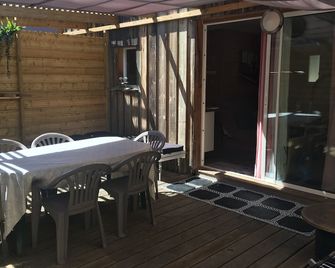 Nice wooden apartment !! 80 meters from the sea! - Carcans-Plage - Patio