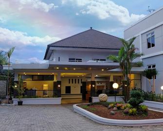 Kuraya Hotel Residence - Bandar Lampung - Building