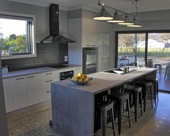 Lusso - Boutique Accommodation - Cheshunt - Cocina