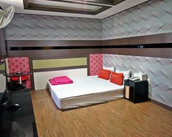 Dongbang Tourist Hotel - Busan - Bedroom