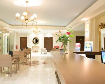 Royal Nidri Hotel & Apartments - Nydri - Lobby