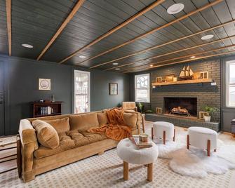 The Vintage Inn - Nashville Private Lake Getaway - Ashland City - Sala de estar