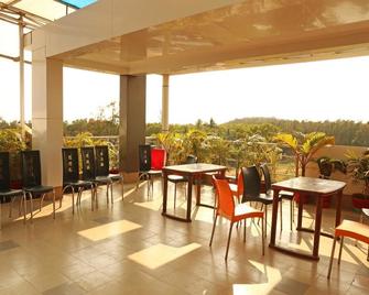 Oyo Premium New Digha - Digha - Balcón