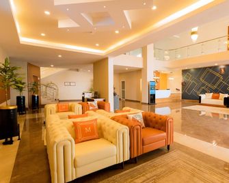 The Hut Restaurant & Boutique Hotel - Kigali