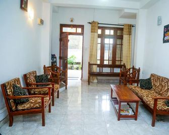 Nisansala Homestay Kandy - קאנדי - לובי