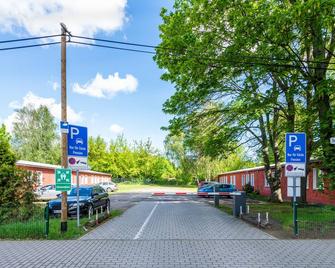 Pension Schwalbenweg - Schönefeld - Building
