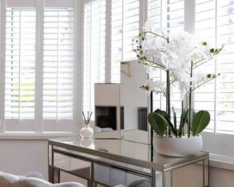 Luxury Boutique 5 bedroom House in Cardiff - Cardiff - Dining room