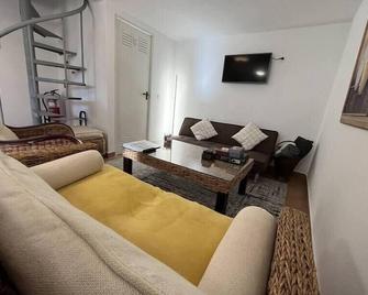 Vila Mena by Trip2Portugal - Guarda - Salon