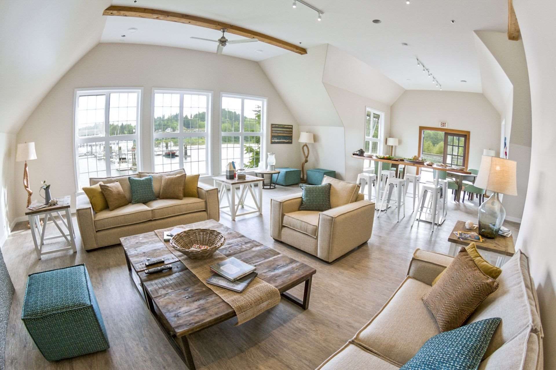 Embarc Ucluelet - Ucluelet - Living room