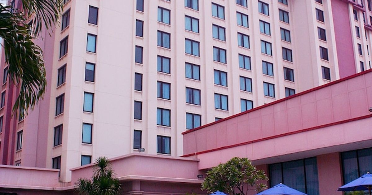 Redtop Hotel & Convention Center RM 222. Jakarta Hotel Deals & Reviews